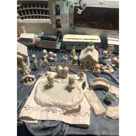 WHOLE SET Precious Moments Sugar Town Christmas Village - Picture 5 of 13